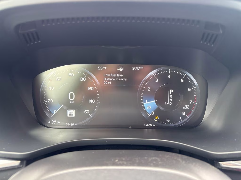 2018 Onyx Black Metallic Volvo XC60 T6 Momentum AWD SUV