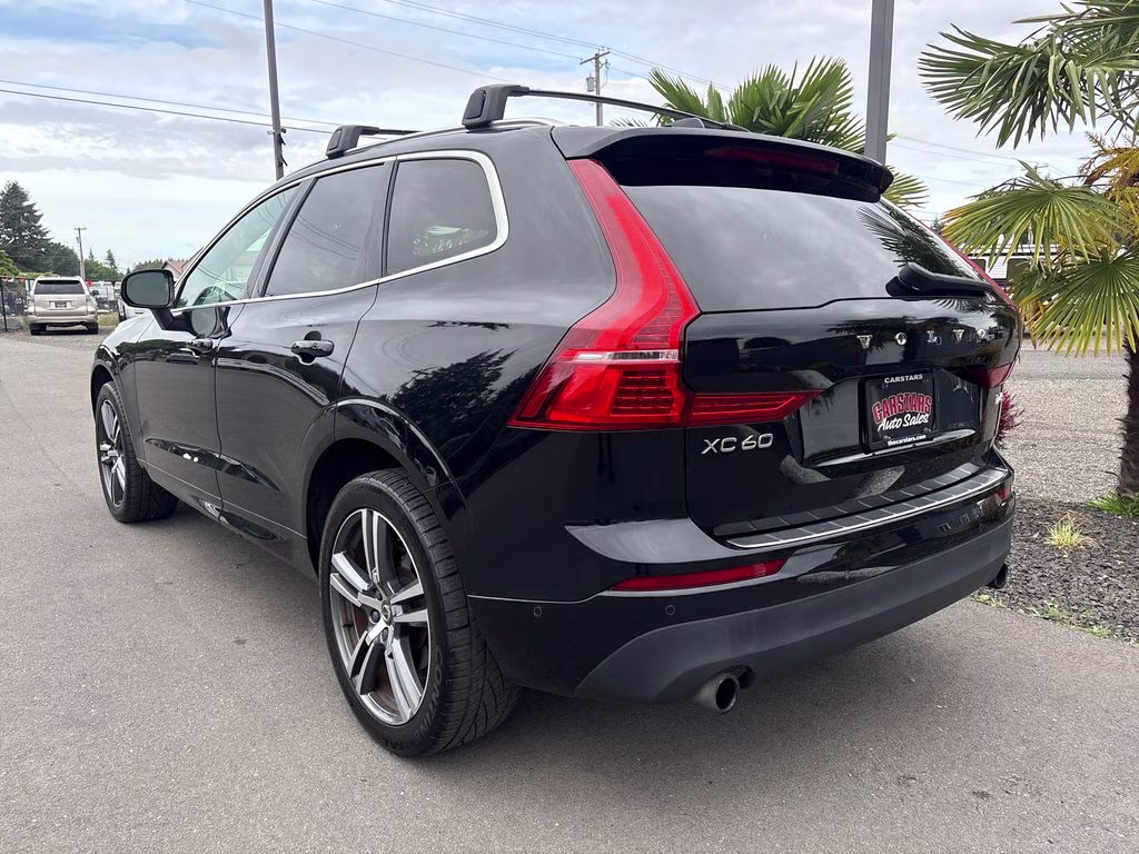 2018 Onyx Black Metallic Volvo XC60 T6 Momentum AWD SUV