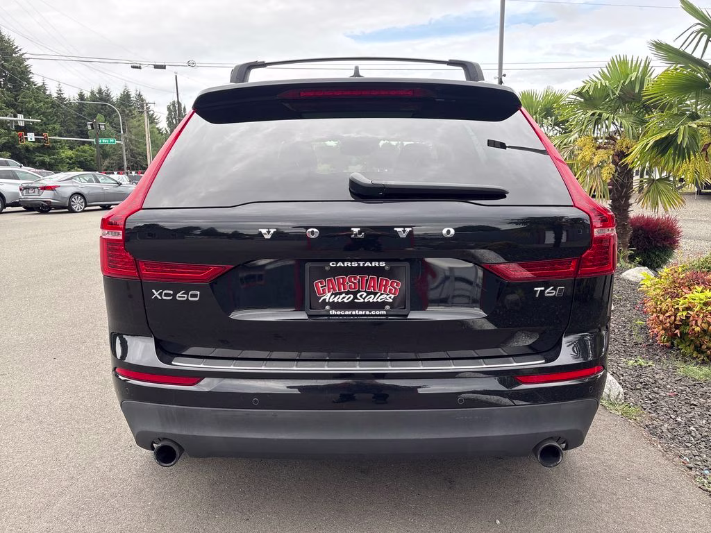 2018 Onyx Black Metallic Volvo XC60 T6 Momentum AWD SUV