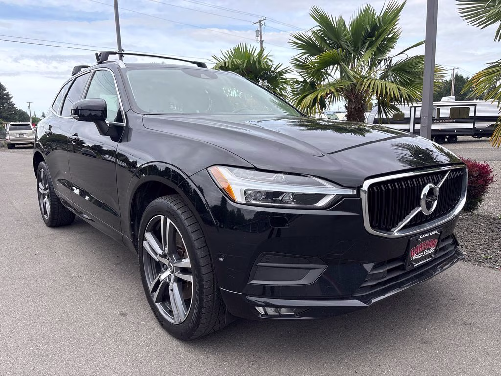 2018 Onyx Black Metallic Volvo XC60 T6 Momentum AWD SUV