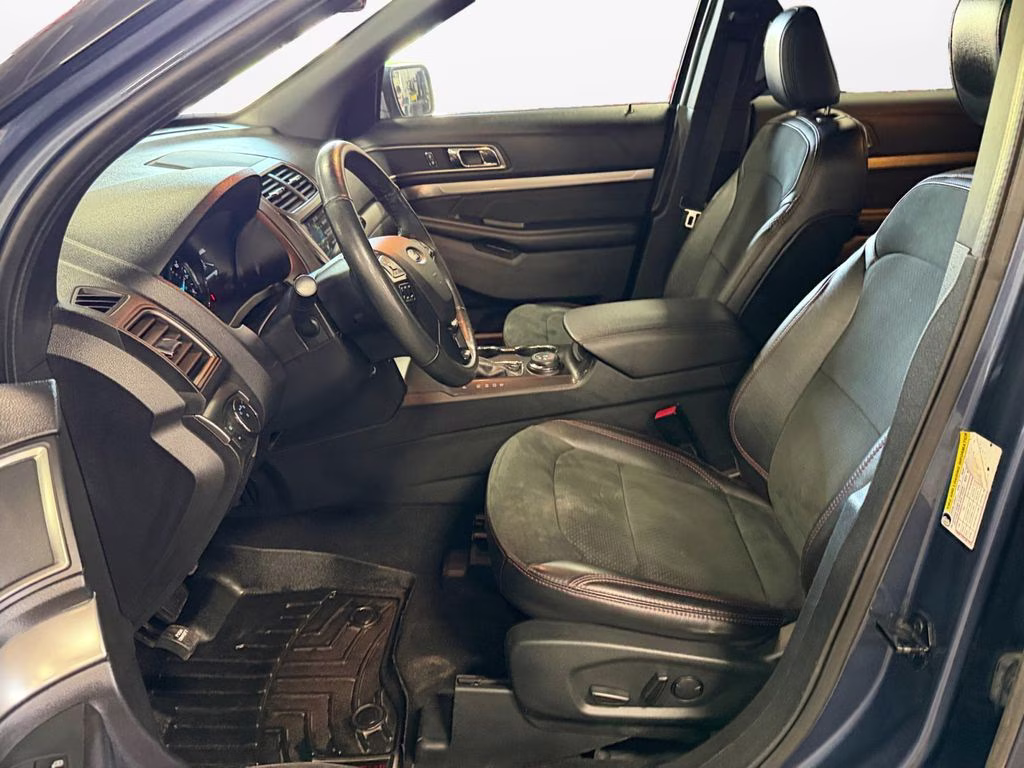 2019 Blue Metallic Ford Explorer XLT Sport Appearance w/Tow Pkg 4X4 SUV