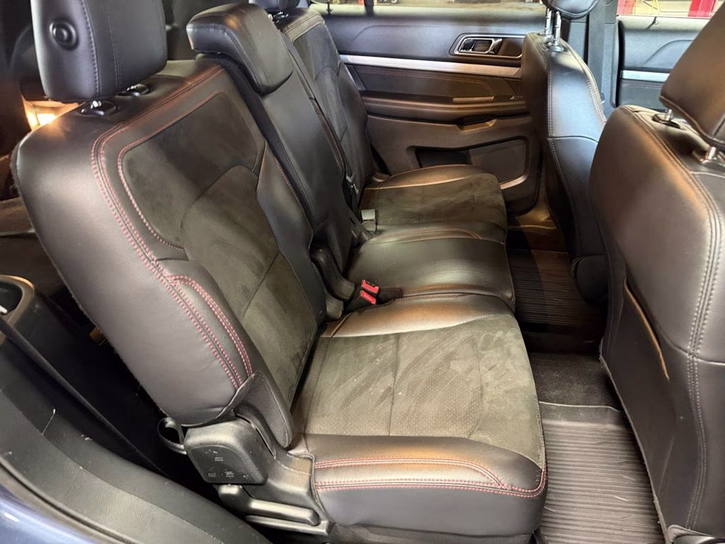 2019 Blue Metallic Ford Explorer XLT Sport Appearance w/Tow Pkg 4X4 SUV