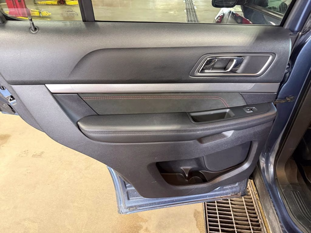 2019 Blue Metallic Ford Explorer XLT Sport Appearance w/Tow Pkg 4X4 SUV