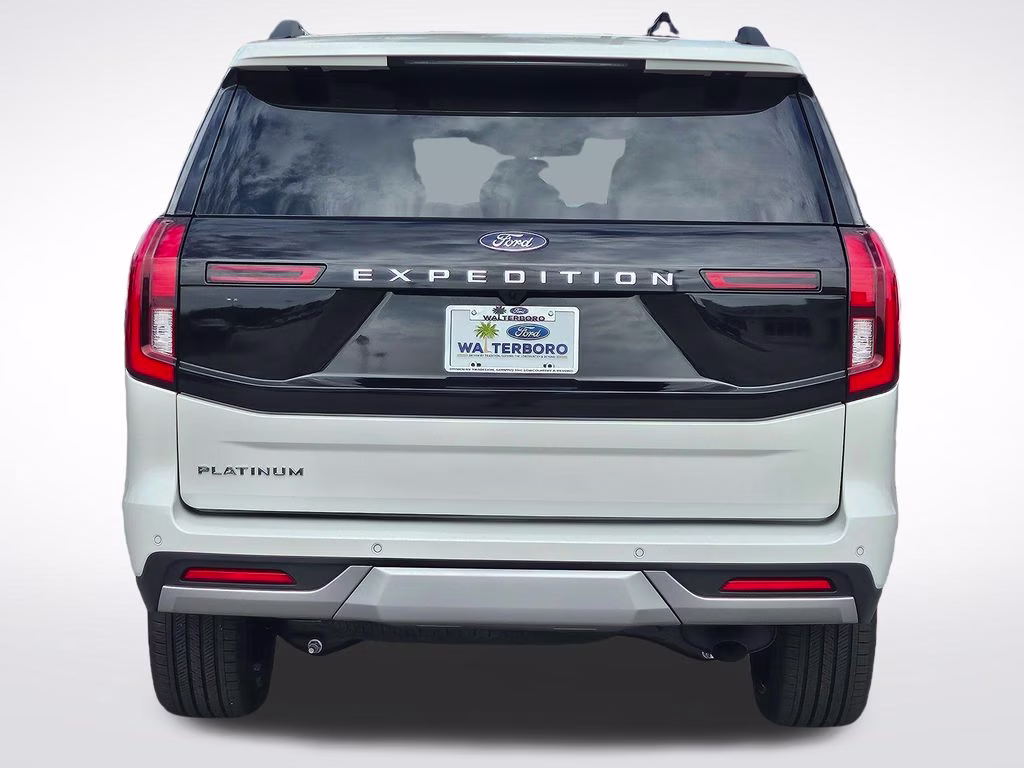 2026 Star White Metallic Tri-Coat Ford Expedition Platinum 4X4 SUV