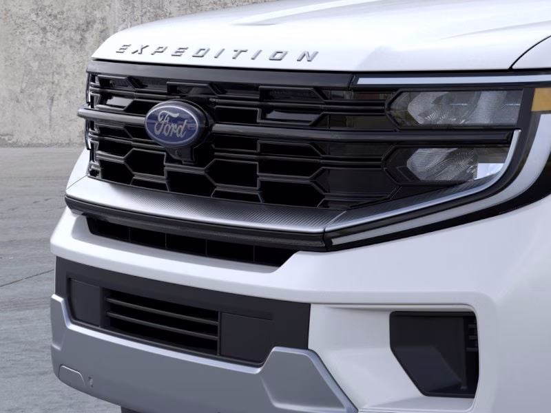 2026 Star White Metallic Tri-Coat Ford Expedition Platinum 4X4 SUV