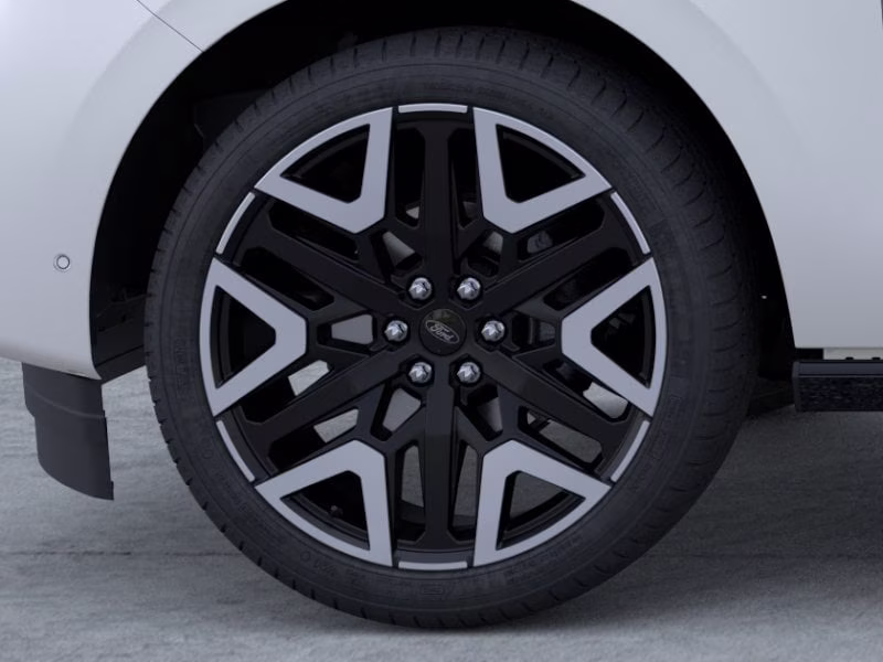 2026 Star White Metallic Tri-Coat Ford Expedition Platinum 4X4 SUV