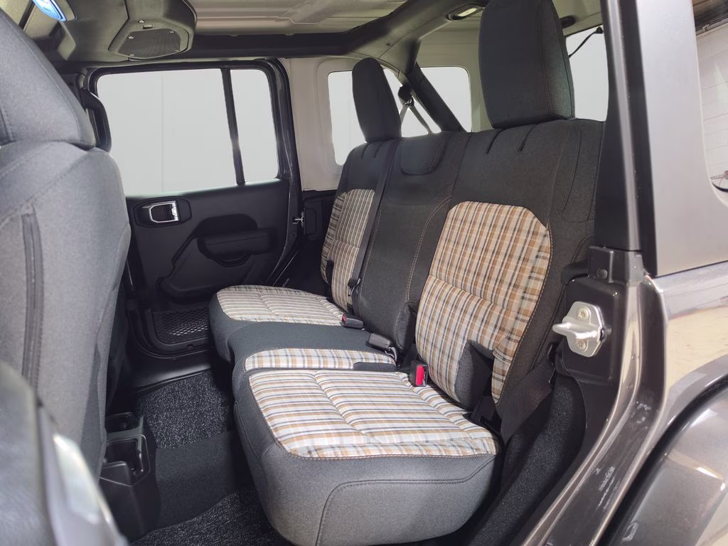 2026 Granite Crystal Metallic Clearcoat Jeep Wrangler 4X4 SUV