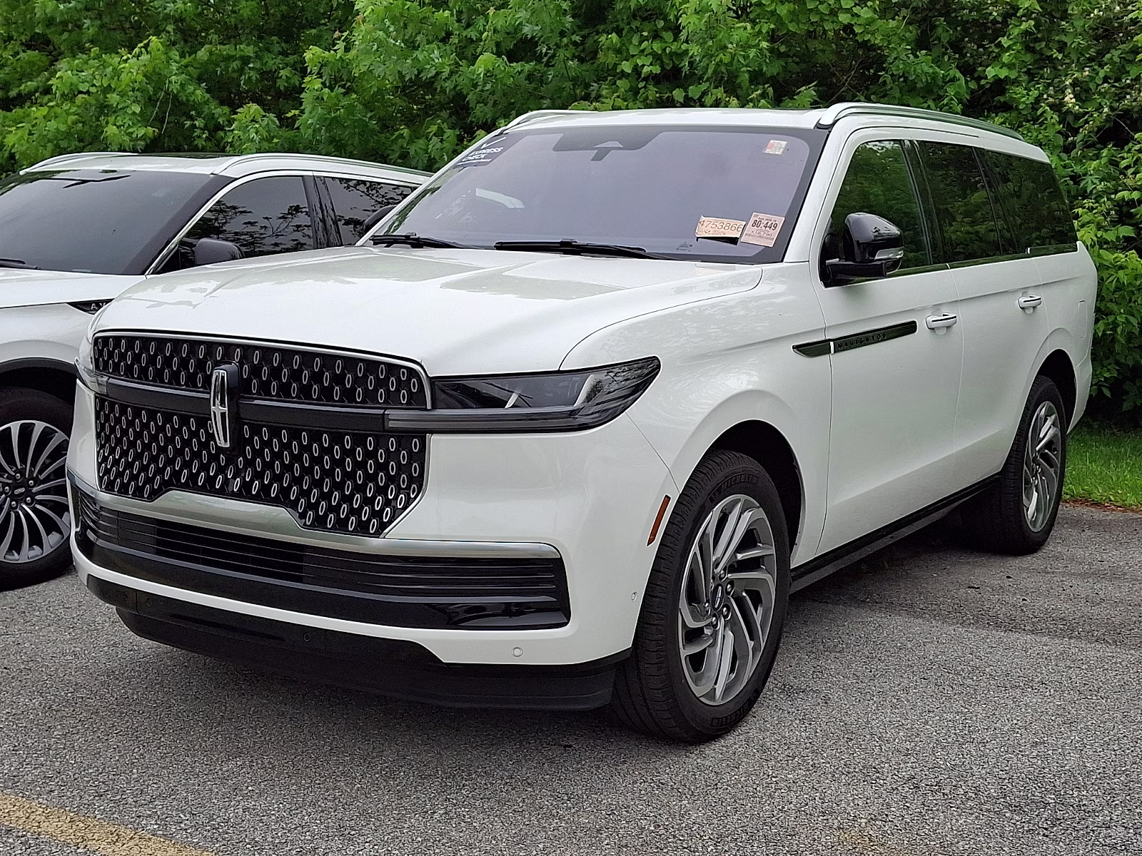 2025 Pristine White Metallic Tri-Coat - AZ Lincoln Navigator Reserve 4X4