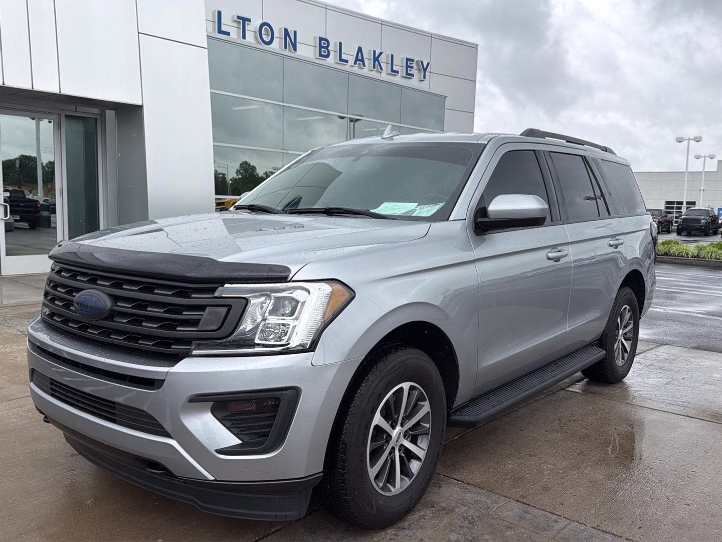 2020 Iconic Silver Ford Expedition XLT 4X4 SUV