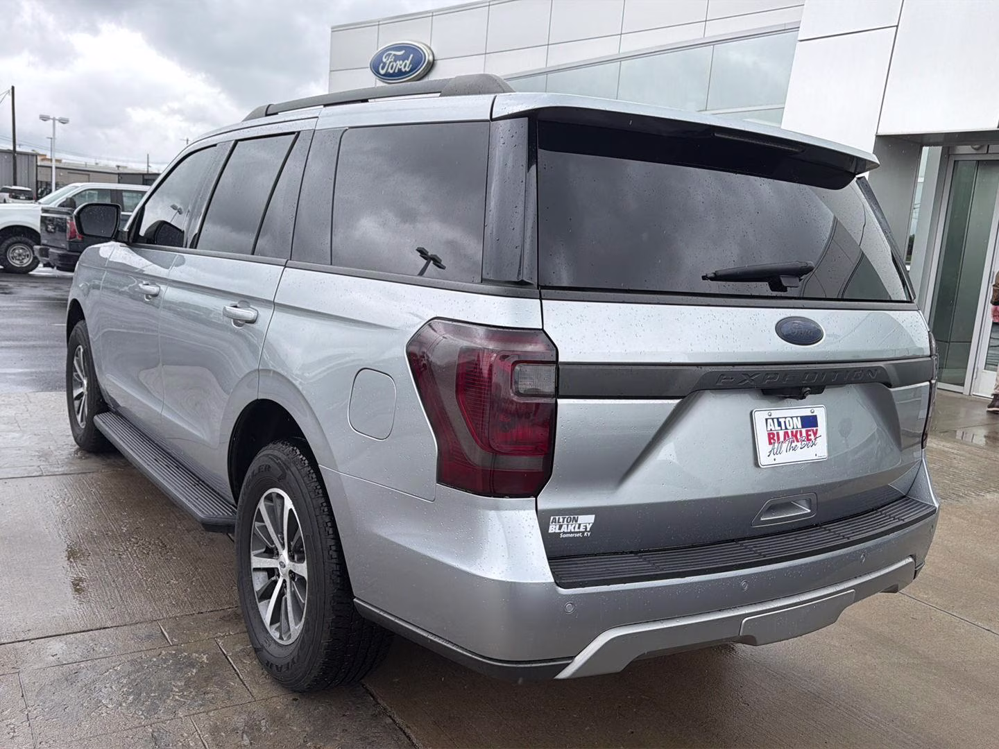 2020 Iconic Silver Ford Expedition XLT 4X4 SUV
