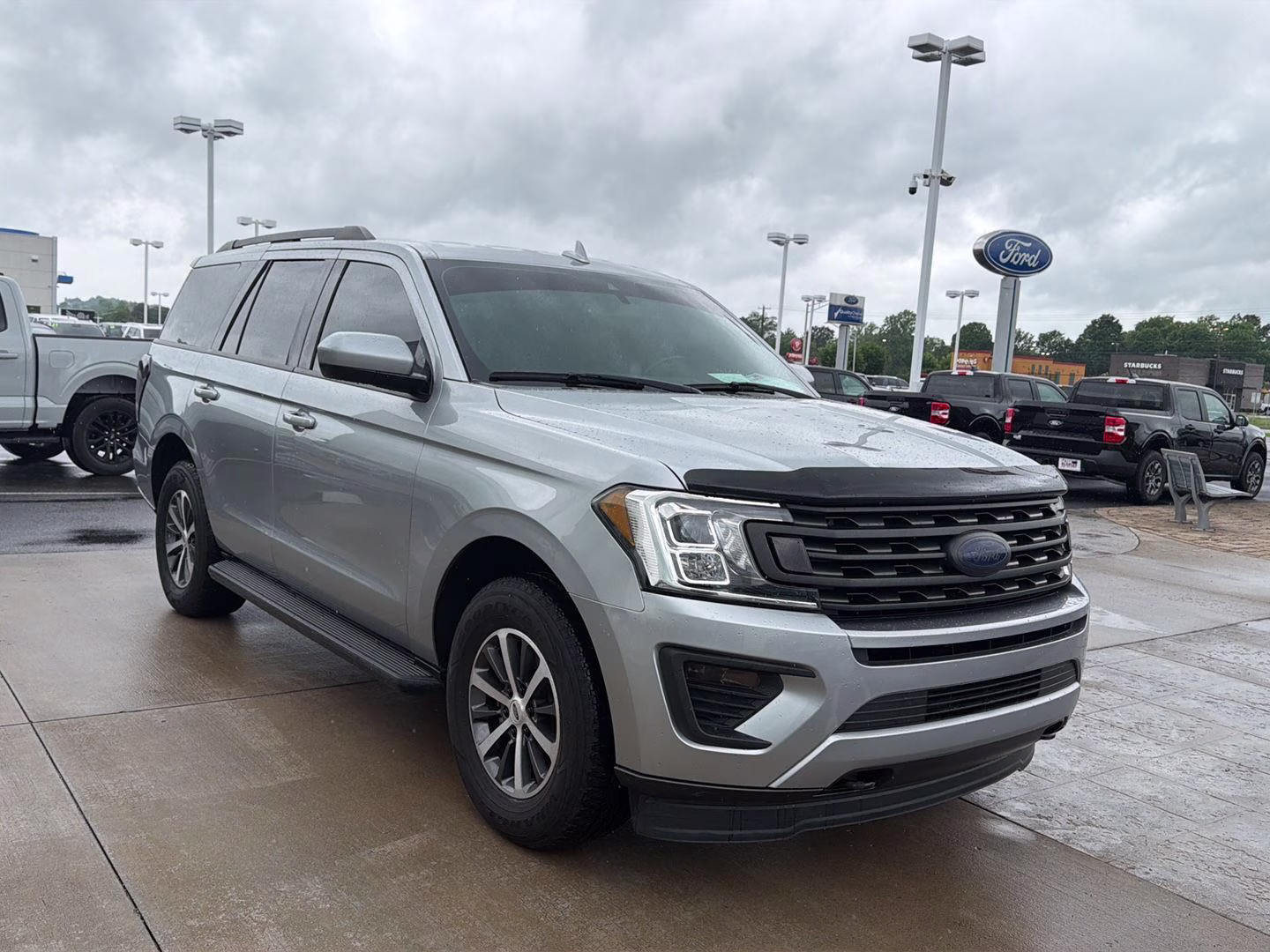 2020 Iconic Silver Ford Expedition XLT 4X4 SUV