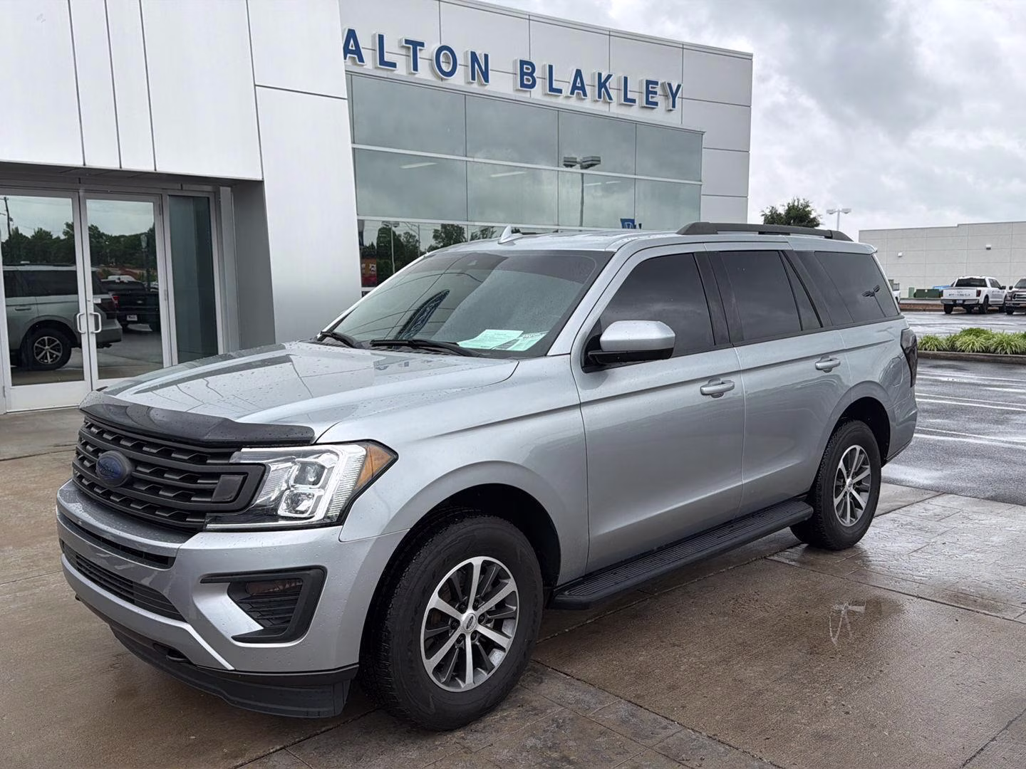 2020 Iconic Silver Ford Expedition XLT 4X4 SUV