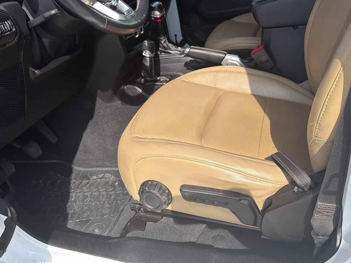 2019 Bright White Jeep Wrangler Unlimited Sahara 4X4 SUV