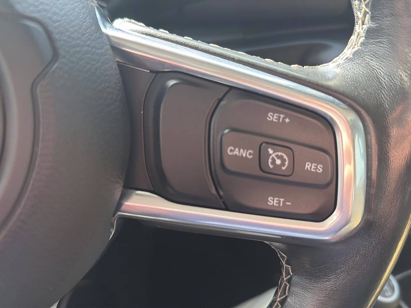 2019 Bright White Jeep Wrangler Unlimited Sahara 4X4 SUV