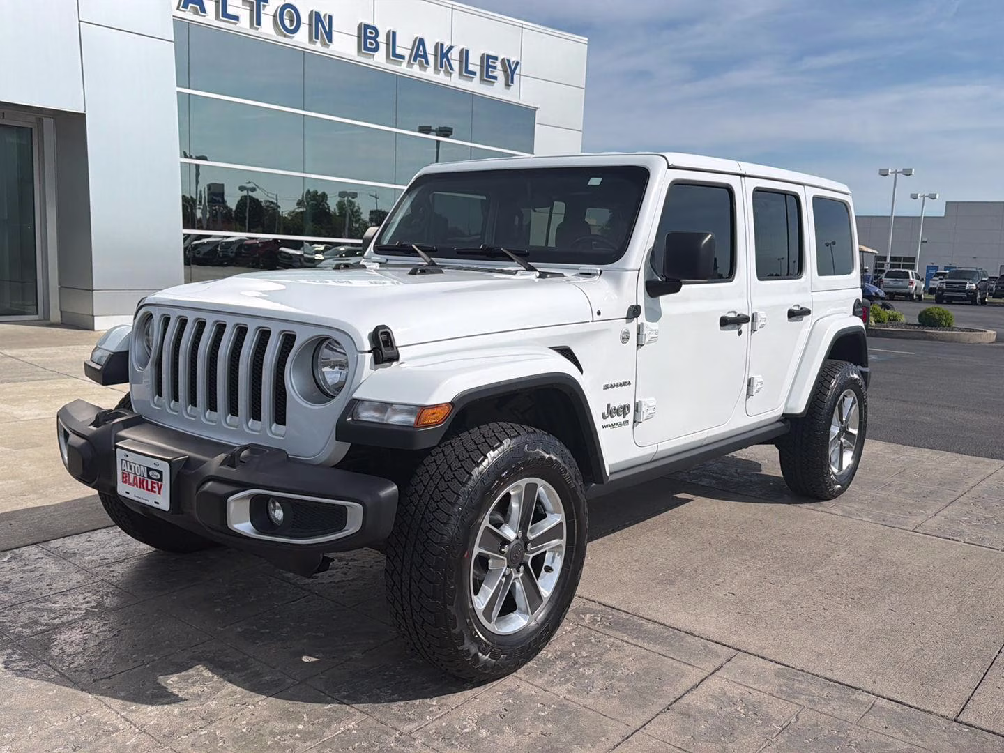 2019 Bright White Jeep Wrangler Unlimited Sahara 4X4 SUV