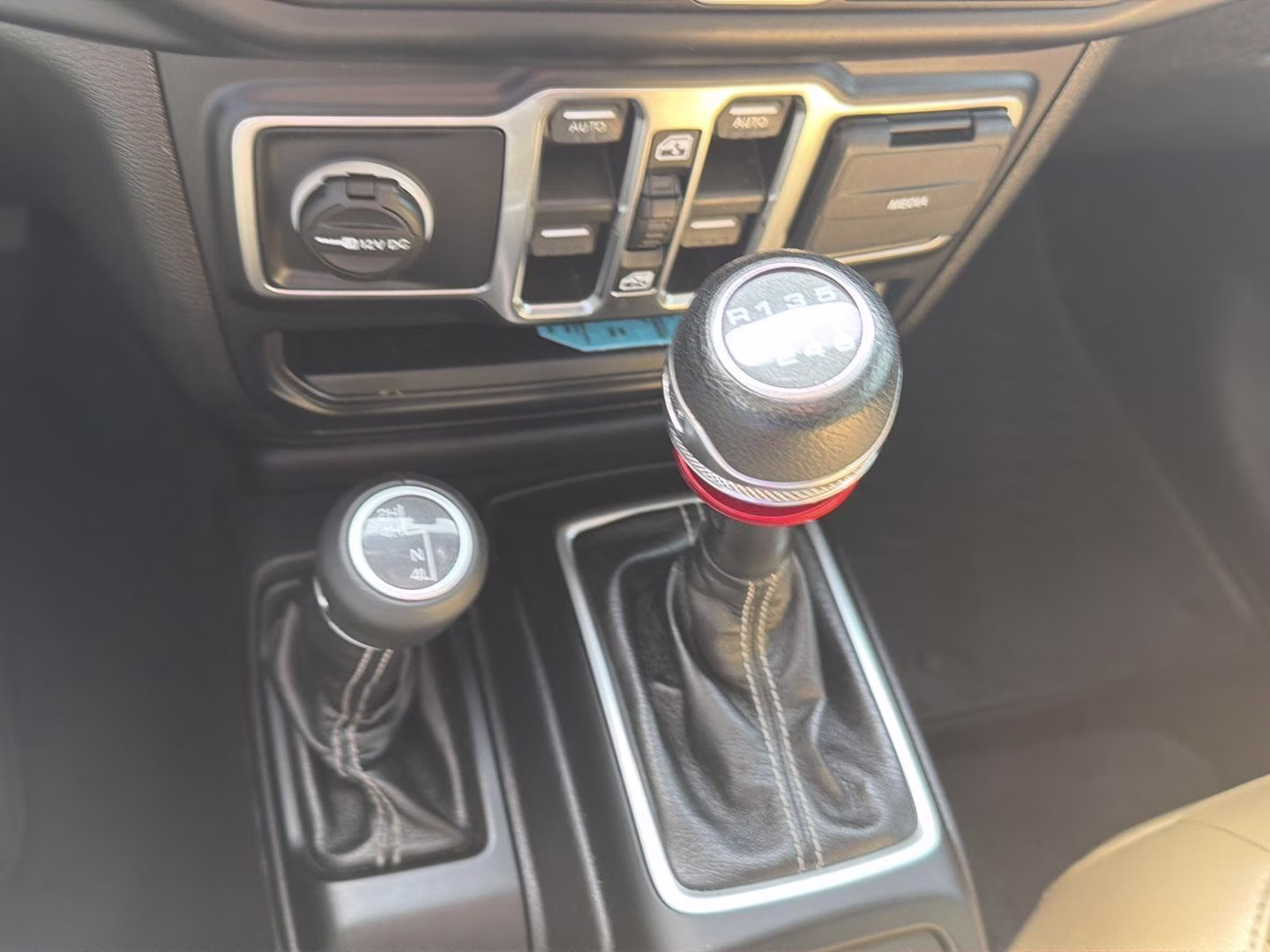 2019 Bright White Jeep Wrangler Unlimited Sahara 4X4 SUV