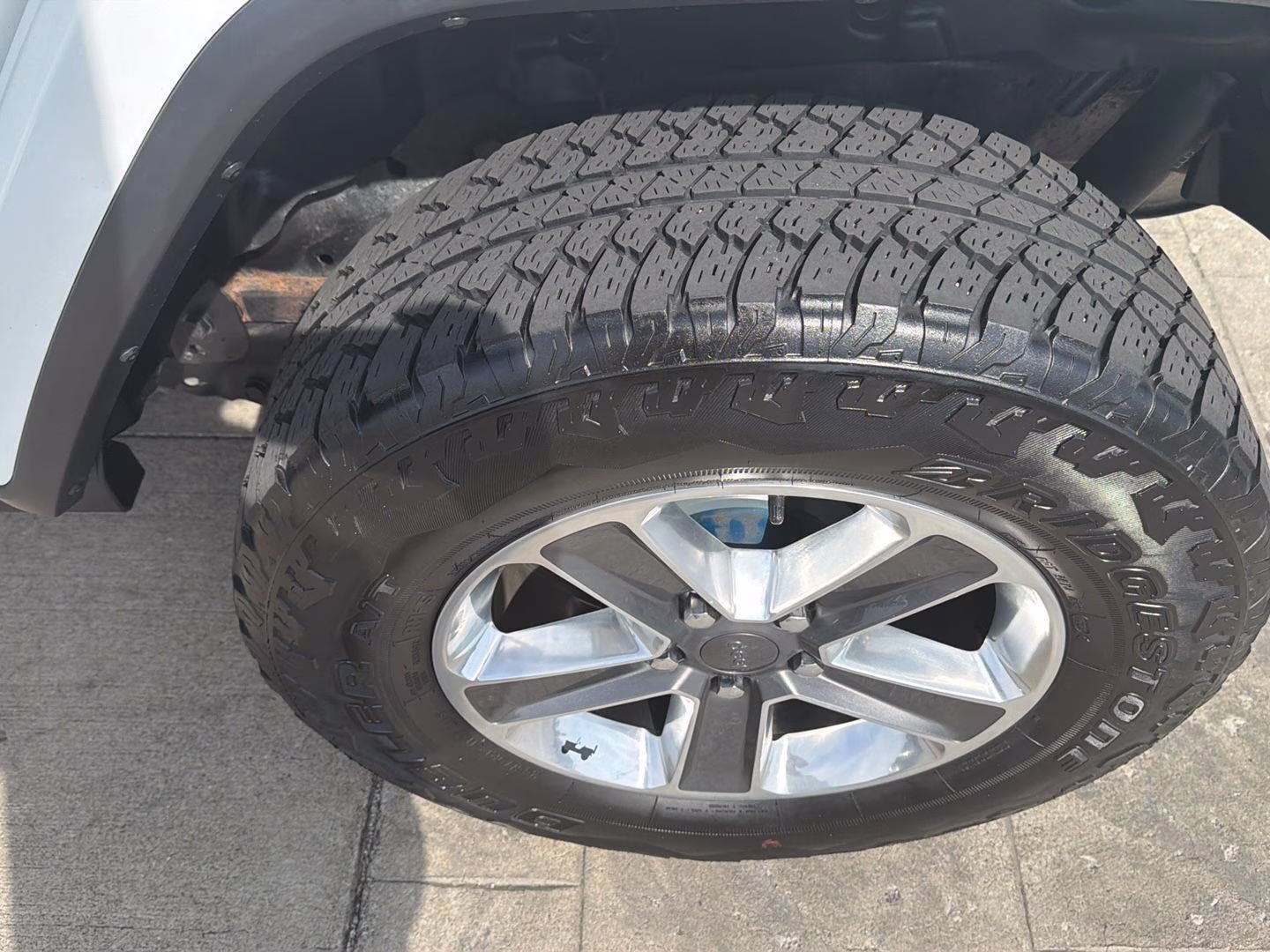 2019 Bright White Jeep Wrangler Unlimited Sahara 4X4 SUV