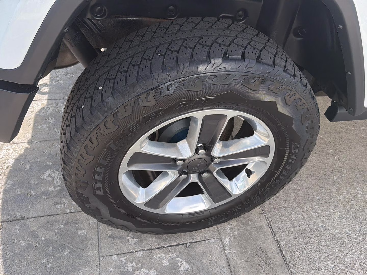 2019 Bright White Jeep Wrangler Unlimited Sahara 4X4 SUV