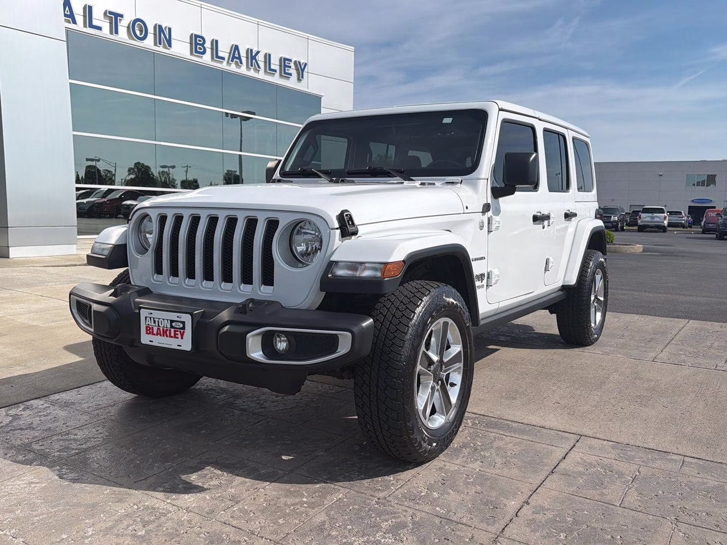 2019 Bright White Jeep Wrangler Unlimited Sahara 4X4 SUV