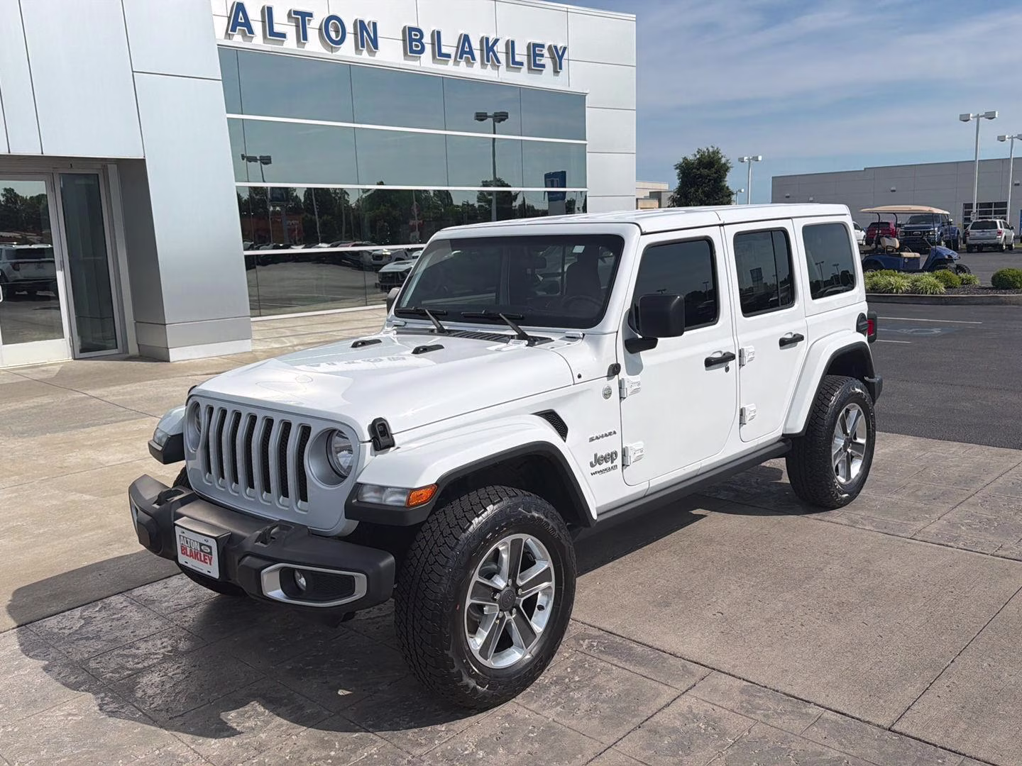2019 Bright White Jeep Wrangler Unlimited Sahara 4X4 SUV