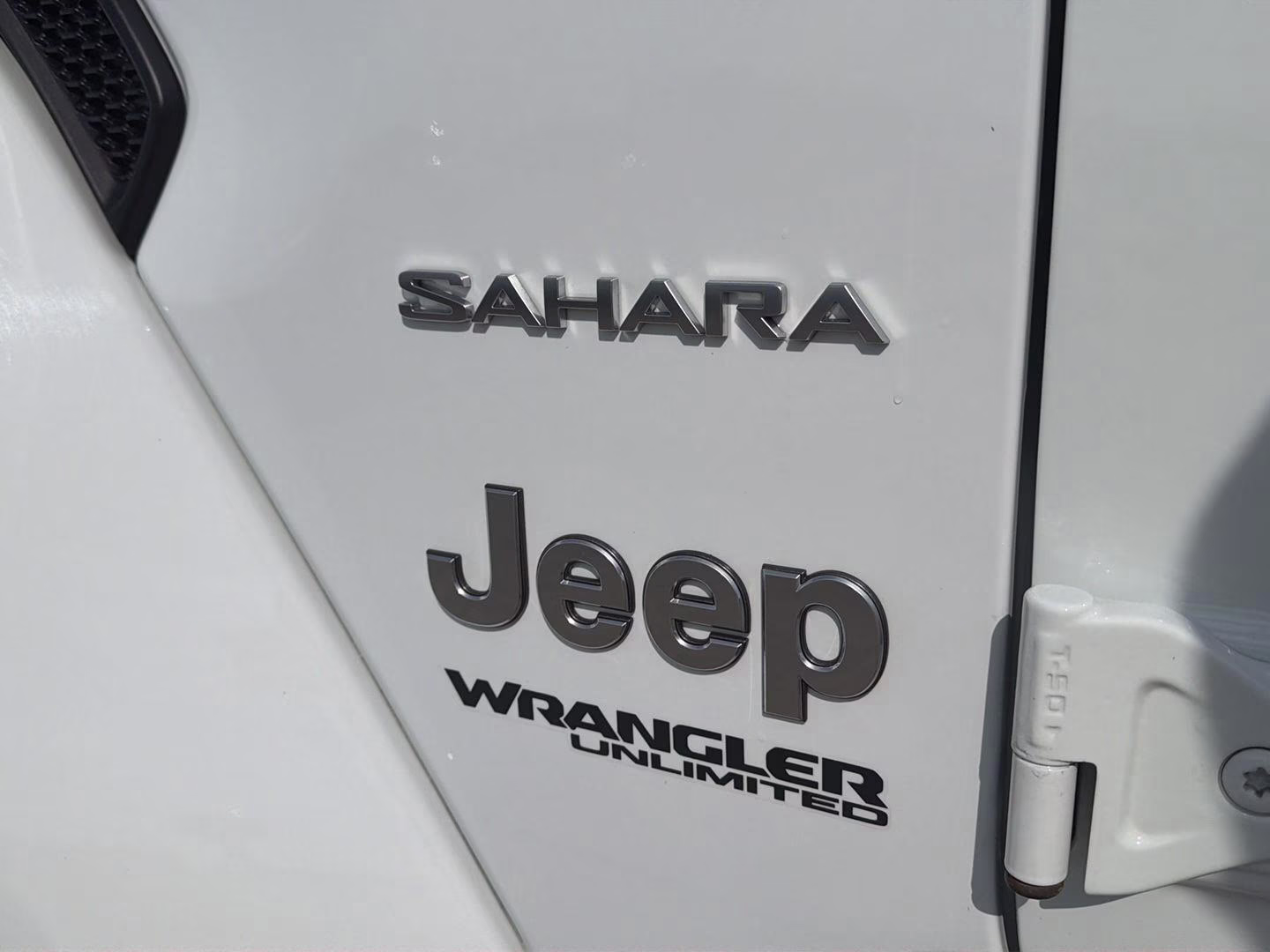 2019 Bright White Jeep Wrangler Unlimited Sahara 4X4 SUV