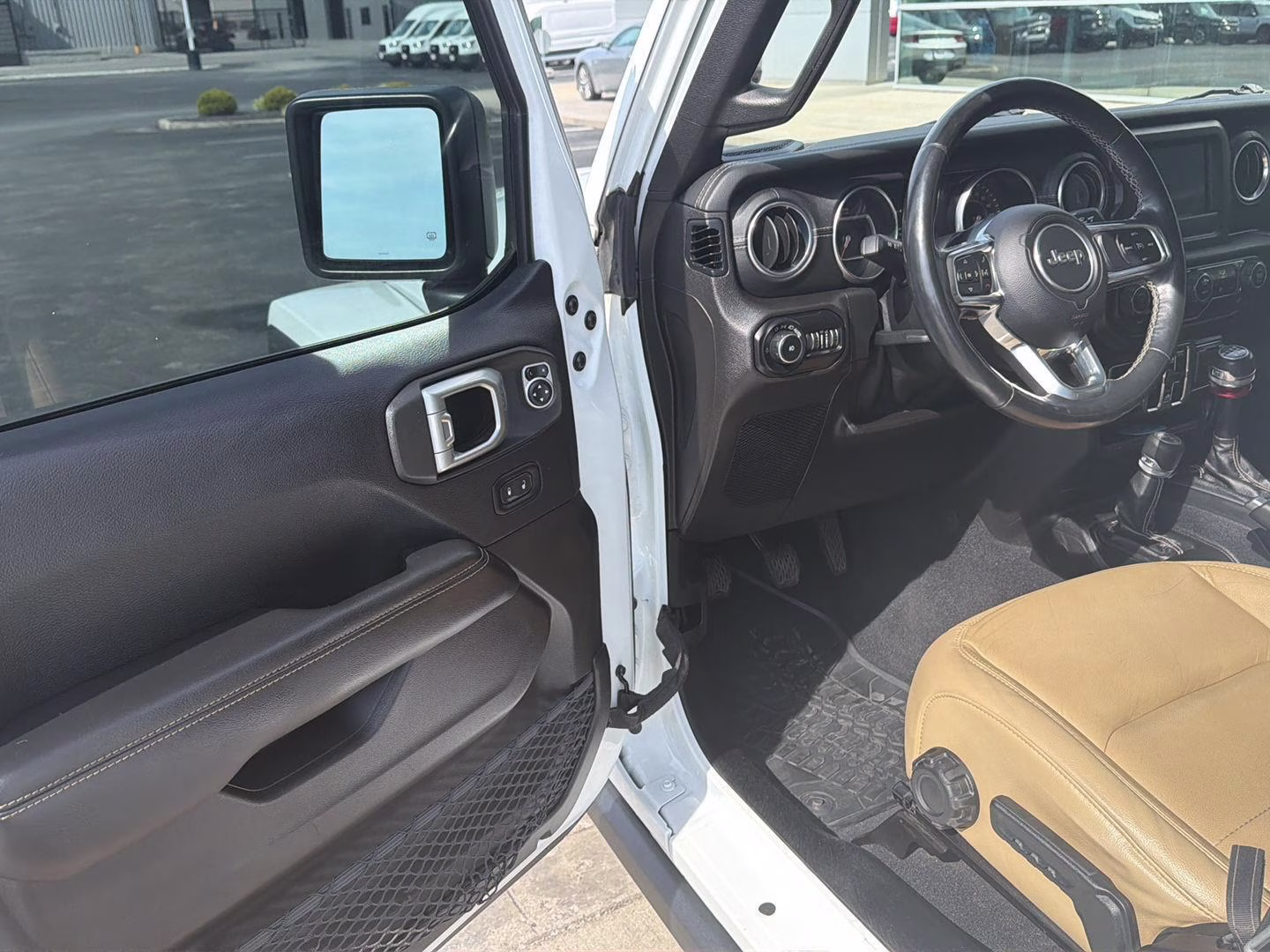 2019 Bright White Jeep Wrangler Unlimited Sahara 4X4 SUV