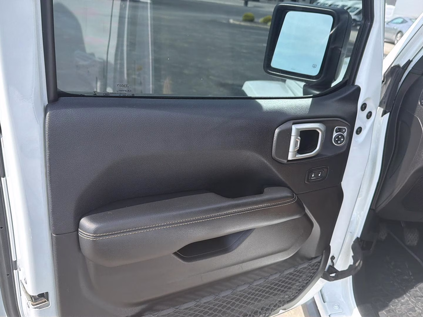 2019 Bright White Jeep Wrangler Unlimited Sahara 4X4 SUV