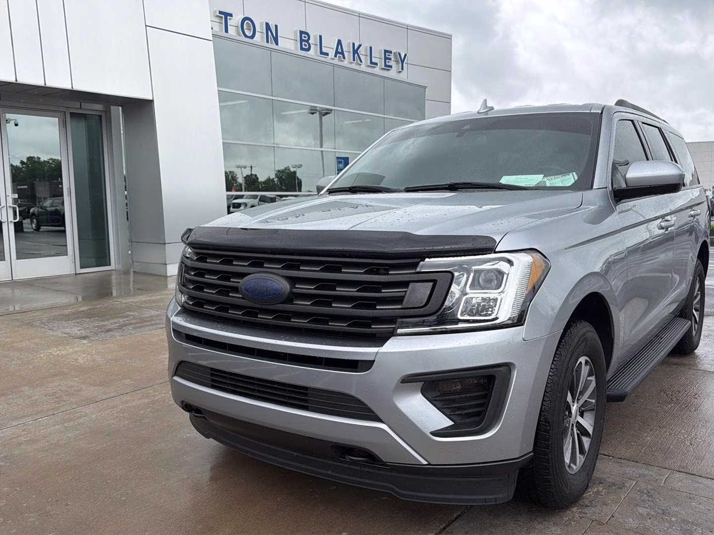 2020 Iconic Silver Ford Expedition XLT 4X4 SUV