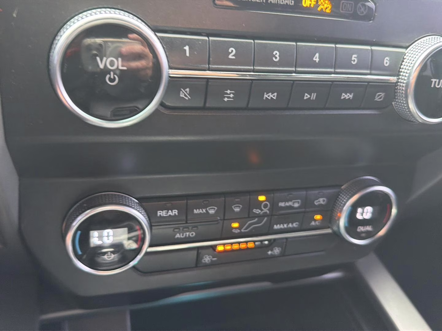2020 Iconic Silver Ford Expedition XLT 4X4 SUV