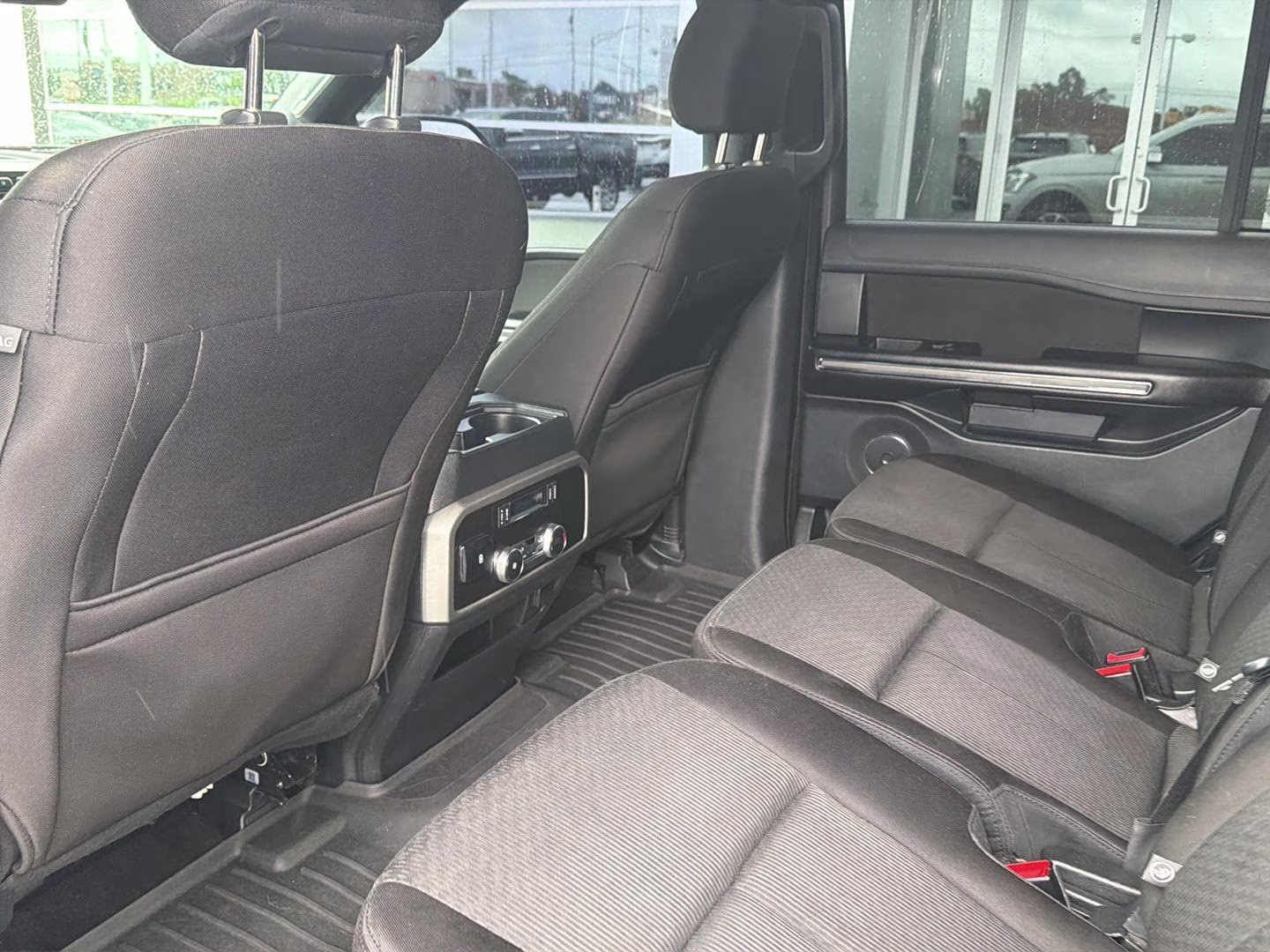 2020 Iconic Silver Ford Expedition XLT 4X4 SUV