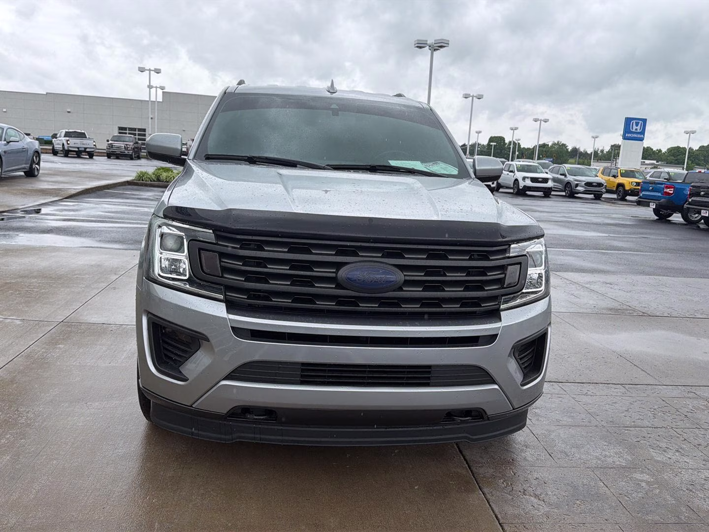2020 Iconic Silver Ford Expedition XLT 4X4 SUV