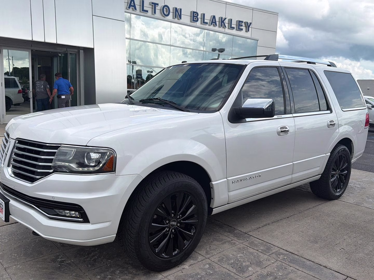 2016 Lincoln Navigator 4x4 Select's photo