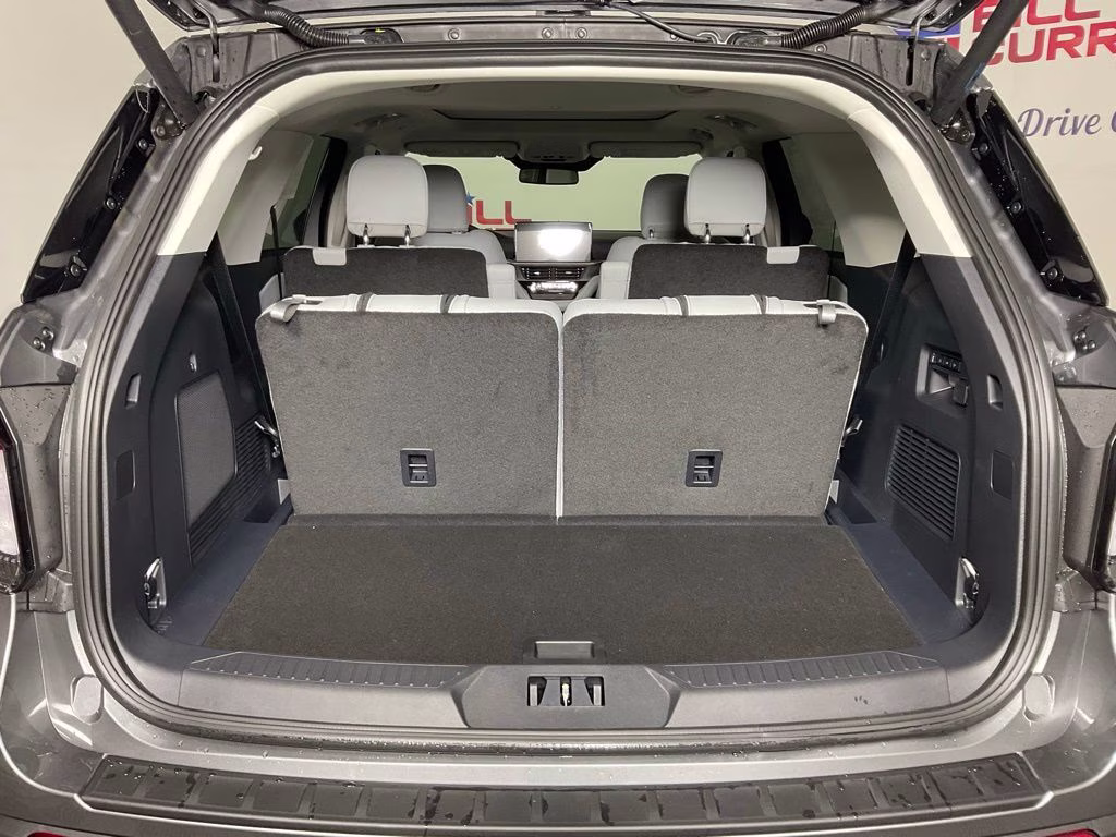 2026 Gray Metallic Ford Explorer Platinum 4X4 SUV