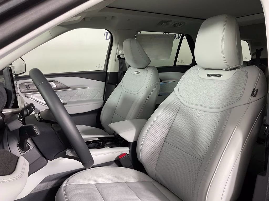 2026 Gray Metallic Ford Explorer Platinum 4X4 SUV