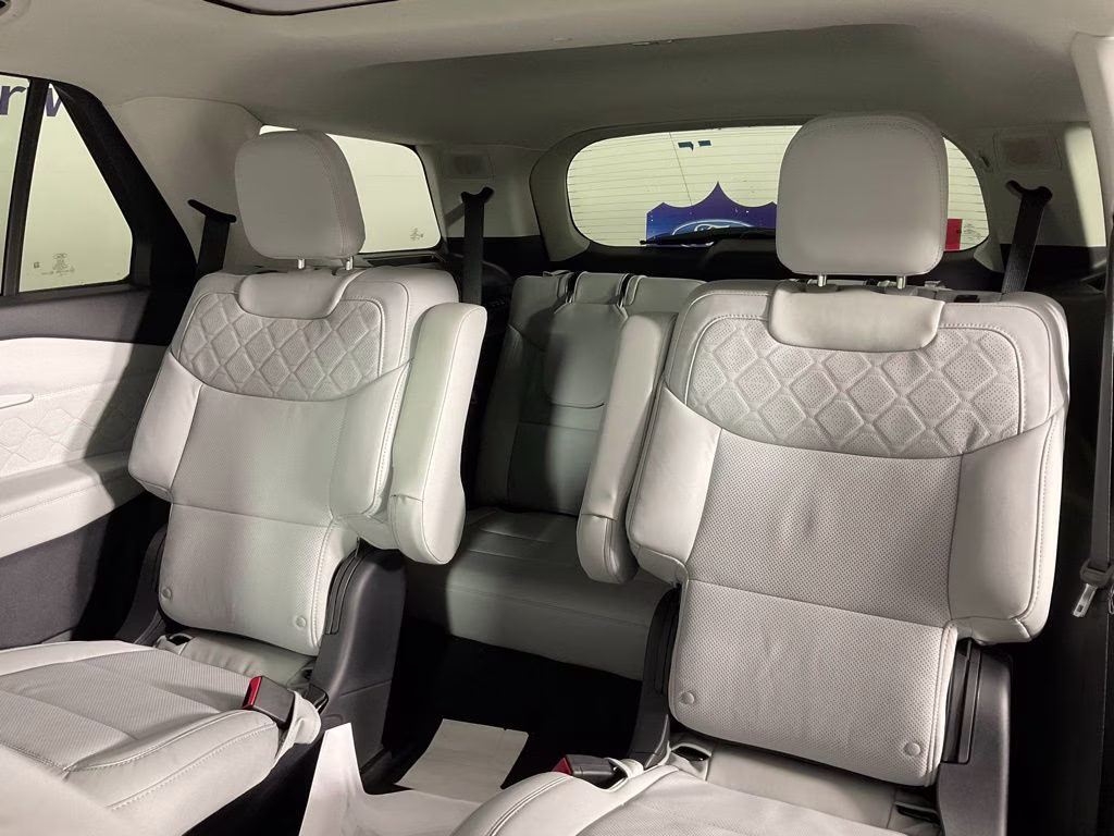 2026 Gray Metallic Ford Explorer Platinum 4X4 SUV