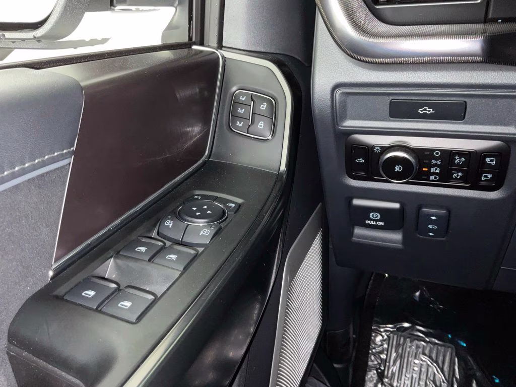 2026 White Ford F-150 Platinum 4X4 Truck