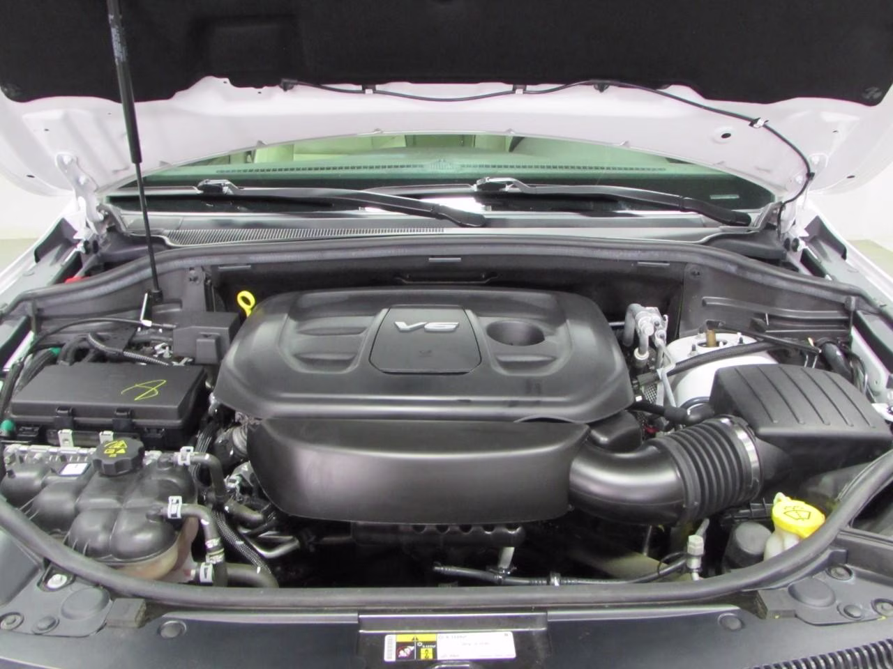 2019 Ivory 3-Coat Jeep Grand Cherokee Overland 4X4 SUV