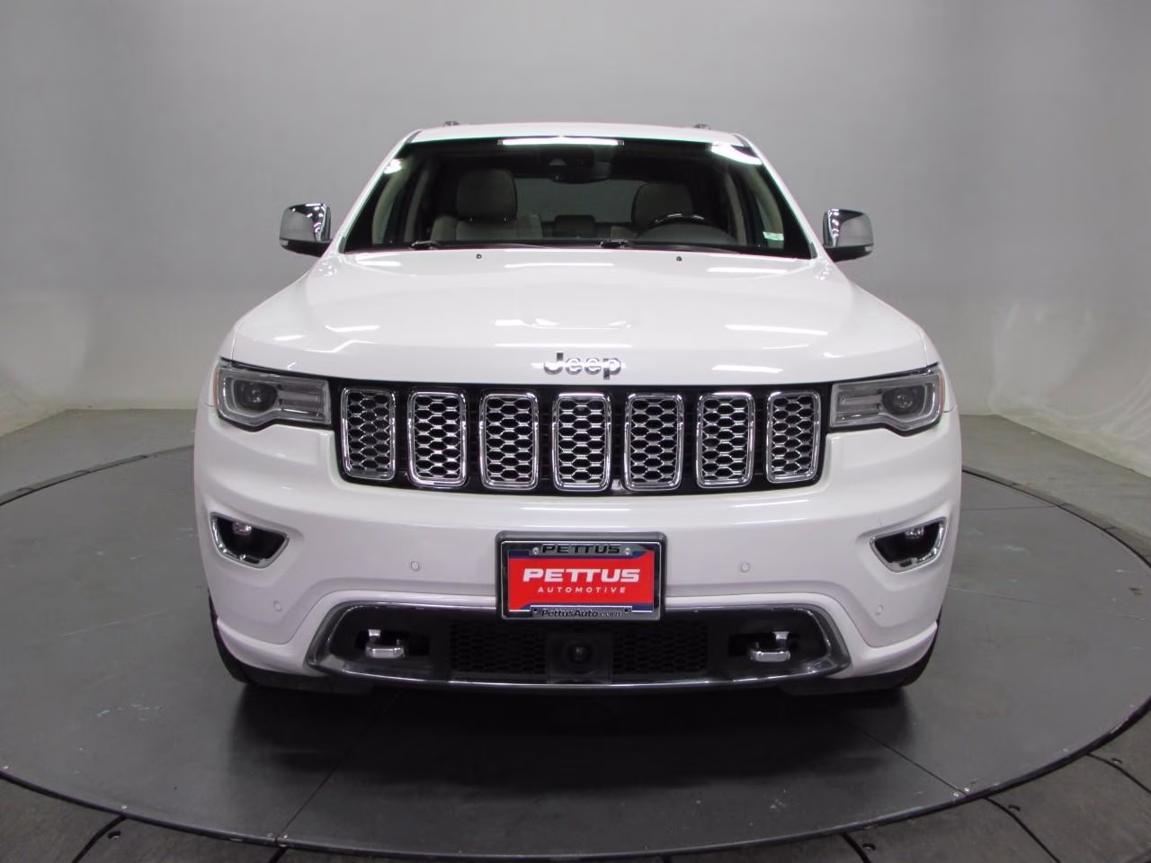 2019 Ivory 3-Coat Jeep Grand Cherokee Overland 4X4 SUV