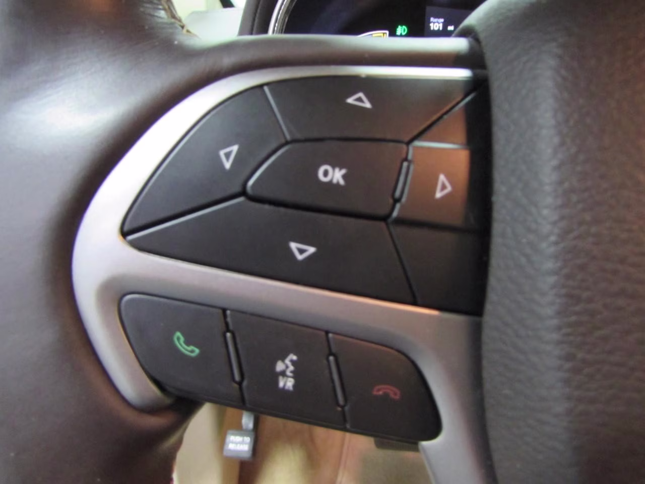 2019 Ivory 3-Coat Jeep Grand Cherokee Overland 4X4 SUV