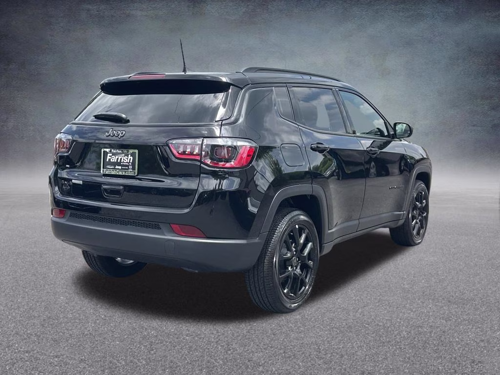 2026 Diamond Black Crystal Pearlcoat Jeep Compass Latitude 4X4 SUV