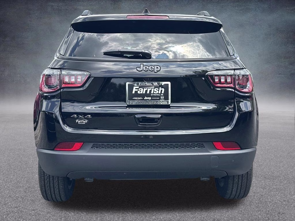 2026 Diamond Black Crystal Pearlcoat Jeep Compass Latitude 4X4 SUV