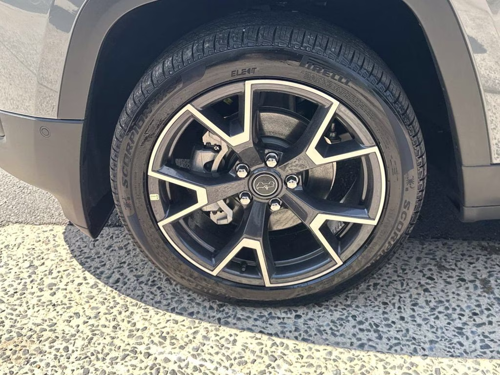 2026 Sting-Gray Clearcoat Jeep Cherokee Overland 4X4 SUV