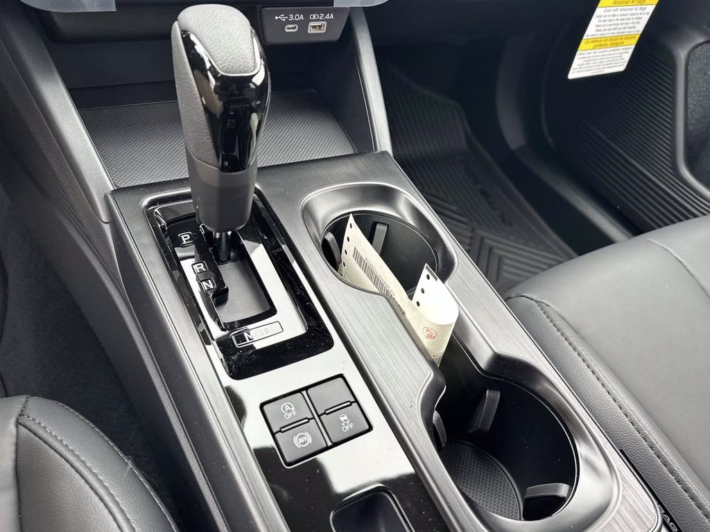 2026 Crystal White Pearl Subaru Outback Premium AWD SUV