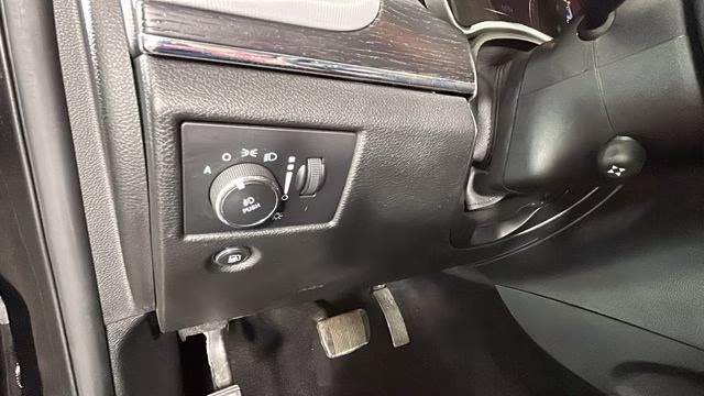 2019 Diamond Black Crystal Pearlcoat Jeep Grand Cherokee Summit 4X4 SUV