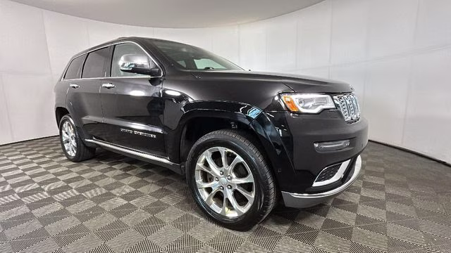 2019 Diamond Black Crystal Pearlcoat Jeep Grand Cherokee Summit 4X4 SUV