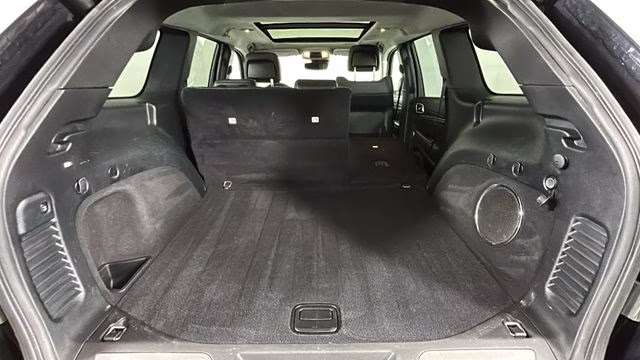 2019 Diamond Black Crystal Pearlcoat Jeep Grand Cherokee Summit 4X4 SUV