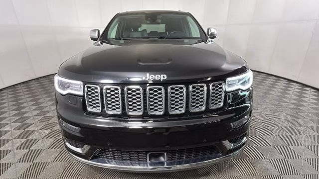2019 Diamond Black Crystal Pearlcoat Jeep Grand Cherokee Summit 4X4 SUV