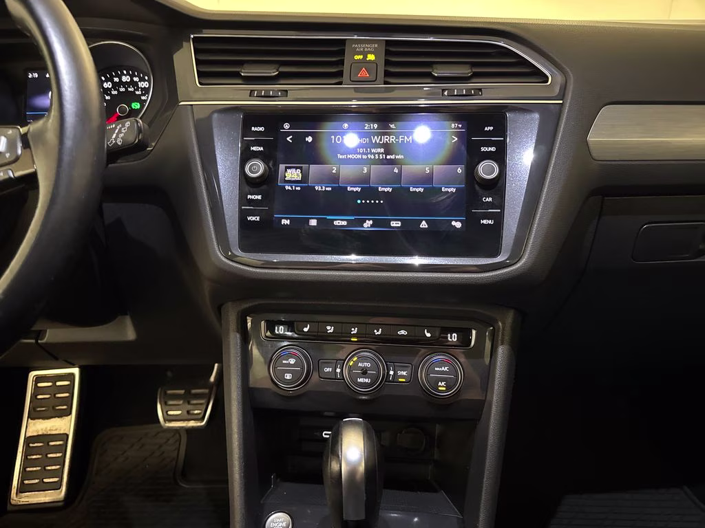 2021 Pure White Volkswagen Tiguan 2.0T SE R-Line Black FWD SUV