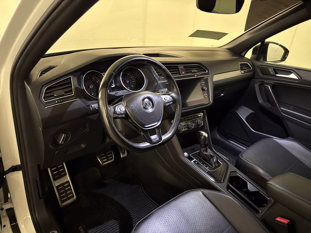 2021 Pure White Volkswagen Tiguan 2.0T SE R-Line Black FWD SUV