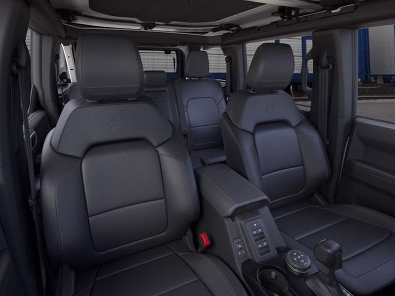 2026 Oxford White Ford Bronco Badlands 4X4 Crossover